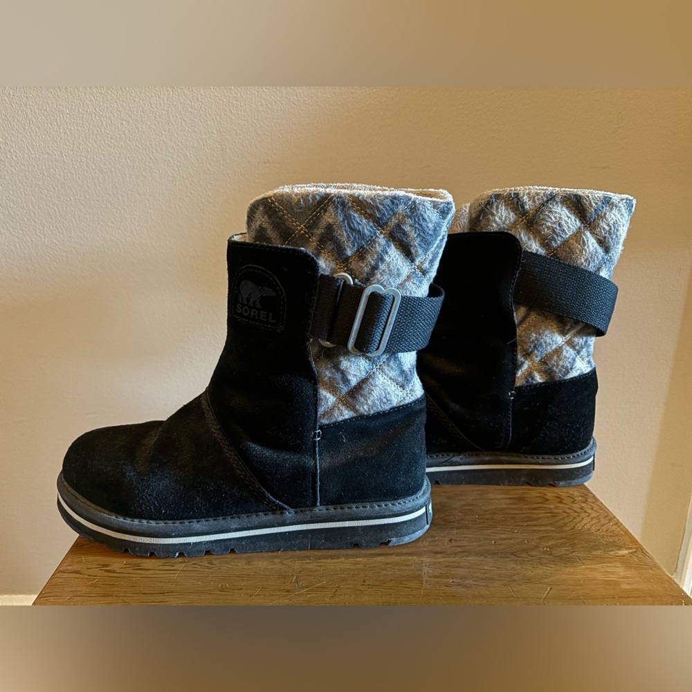 Sorel Black and Gray Womans Boots